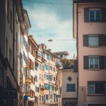 How to Build a Solo Trip Around Walkable Districts