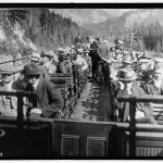 How to Build a Short Escape Around One Strong Theme